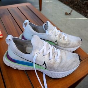 Women's Nike Infinity React Running Shoes size 8.5